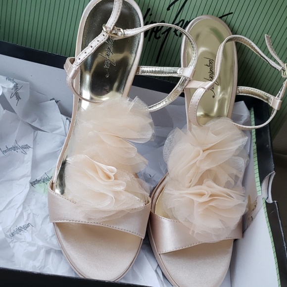 JACQUELINE FERRAR shoes - Picture 2 of 7